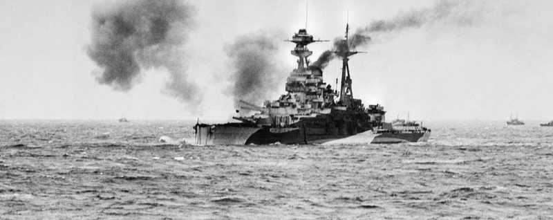 Линейный корабль «Ramilles» обстреливает побережье Нормандии. Утро 6 июня 1944 г.