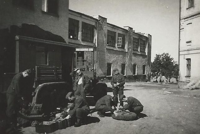 Город в оккупации. 1942 г.