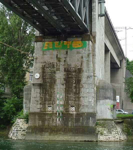 Четырехамбразурный ДОТ у опоры моста.