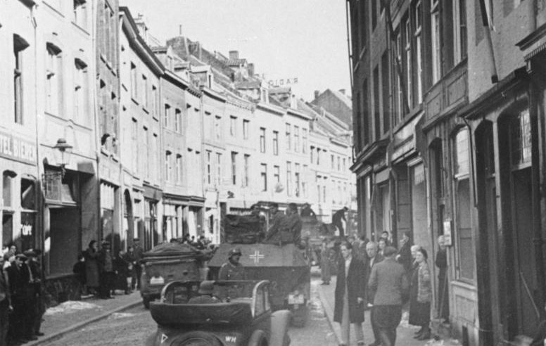 Немецкие войска входят в Маастрихт. 10 мая 1940 г.
