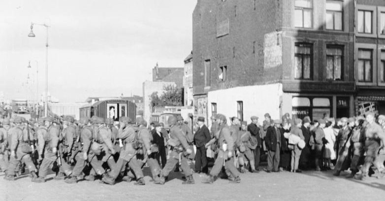 Немецкие десантники в Маастрихте. 10 мая 1940 г.