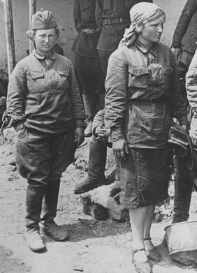 Военнопленные женщины. Август 1941 г.
