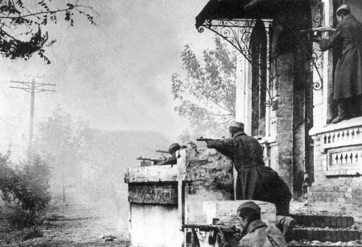 Уличные бои за город. 9 сентябрь. 1943 г. 