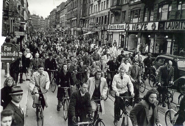 Улица в Копенгагене. 1943 г. 