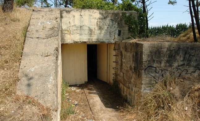 Бункеры для хранения боеприпасов.