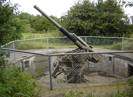 105-мм зенитное орудие.