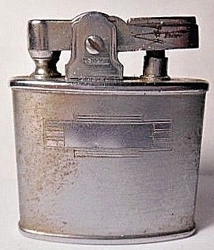 Зажигалки фирмы Ronson модели «Standard». Выпускались с 1939 года. 
