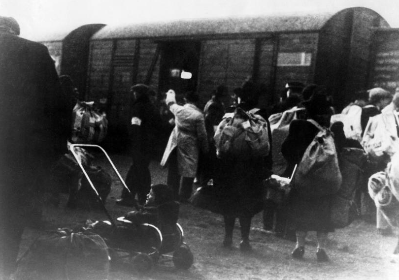 Депортация евреев в Вестерборк. 1943 г. 