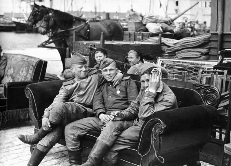 Советские войска, десантированные на остров Борнхольм. 9 мая 1945 г. 