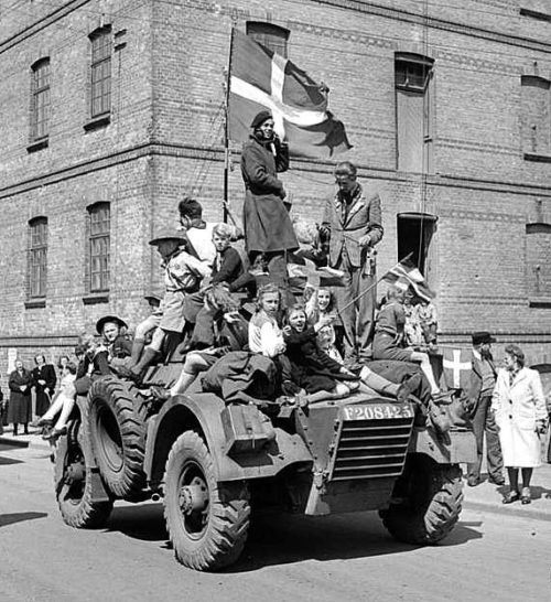 Празднование освобождения в Хадерслебене. Май 1945 г.