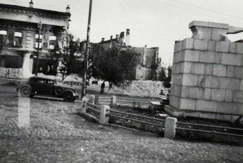 Город в оккупации. Весна 1942 г.