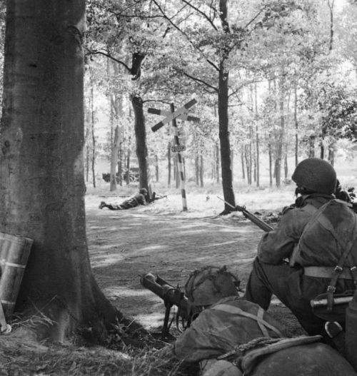 Солдаты 1-й британской воздушно-десантной дивизии в Нидерландах. Сентябрь 1944 г.