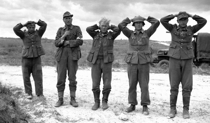 Первые немецкие пленные американцев. 6 июня 1944 г. 
