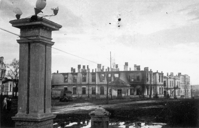 Руины города. Март 1944 г.