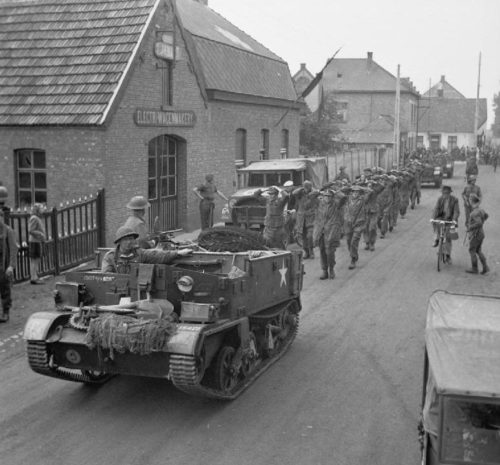Немецкие военнопленные около Ломмеля. Сентябрь 1944 г.