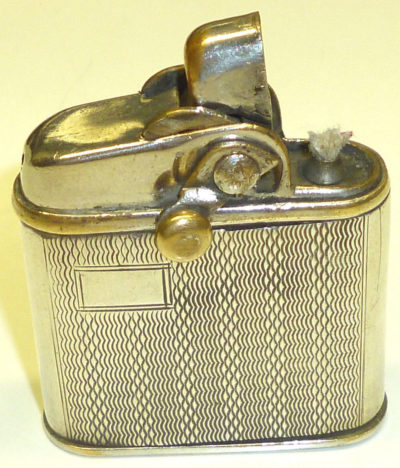Зажигалки немецкой фирмы Kremer & Bayer, выпускались в 1930-1939 годах.
