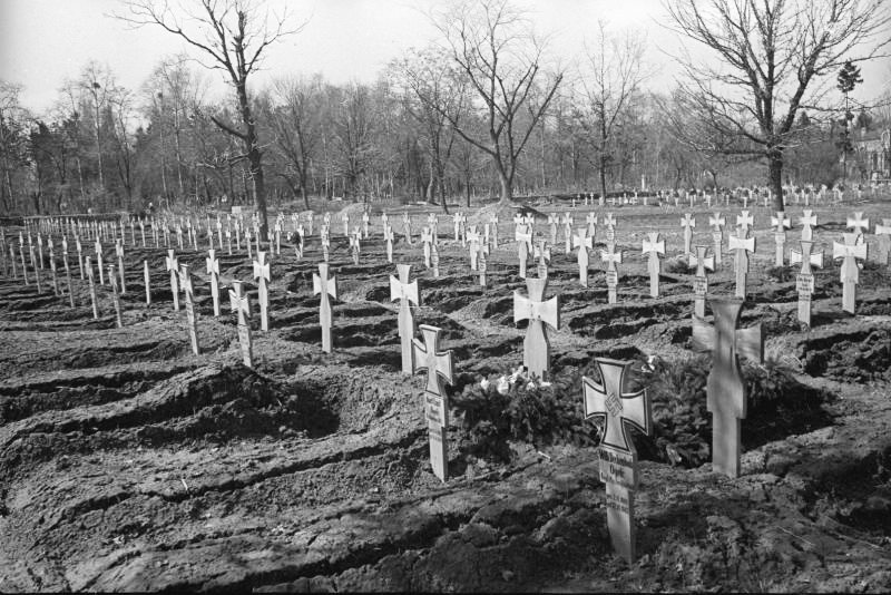 Немецкое кладбище в Виннице. Март 1944 г. 