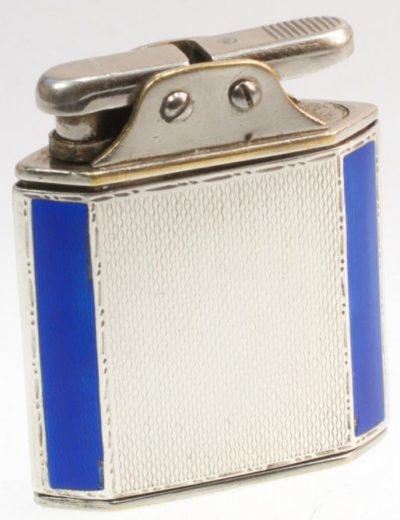 Зажигалка «Sarastro Diplomat» немецкой фирмы B & S SILVER, выпускалась с 1933 года.