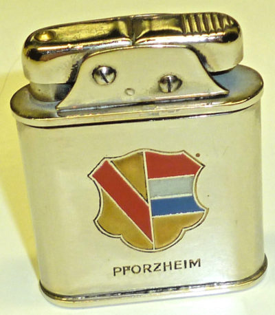 Зажигалка «Sarastro Semi» немецкой фирмы B & S SILVER, выпускалась с 1935 года.