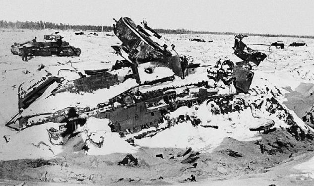 Танки Т-28, разбитые во время боев в районе высоты 65,5. Февраль 1940 г.