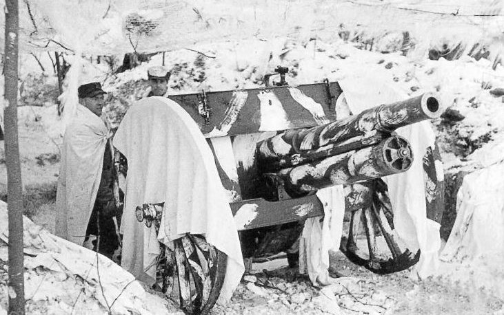 Артиллерийская позиция 76-мм орудия в городе Виипури. Март 1940 г.