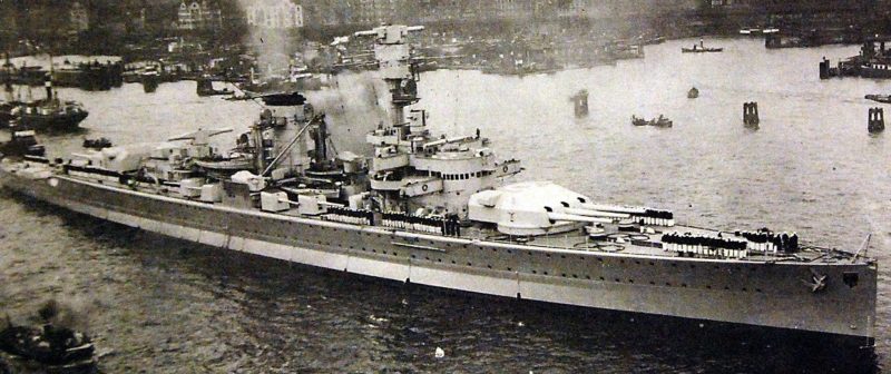 Крейсер «Дойчланд» в порту. 1934 г.
