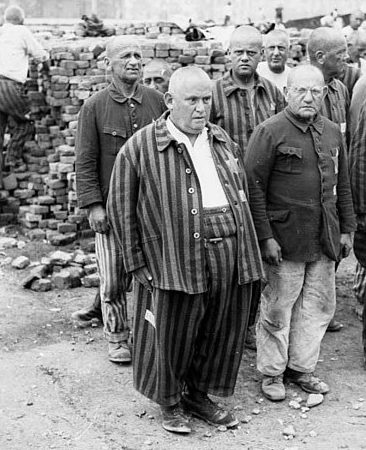 Еврейские заключены в лагере. 20 июля 1938 г.
