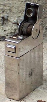 Зажигалки «Ascot» фирмы ASR, выпускались в 1940-х годах. 
