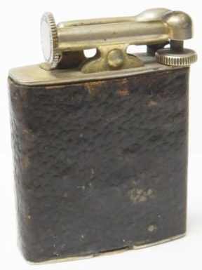 Зажигалки фирмы Firefly, выпускались в 1930-х годах. 