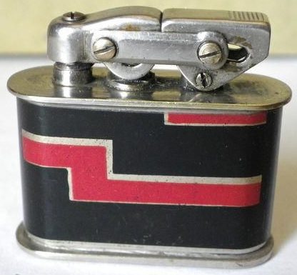 Зажигалки фирмы Luxuor, выпускались в 1940-х годах.