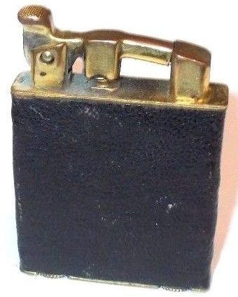 Зажигалки «Carlton Automatic» фирмы KUM-A-PART, выпускались в 1930-х годах.