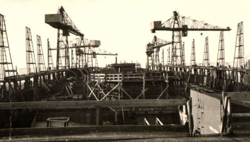 Недостроенный линкор проекта 23 «Советская Украина» на стапеле на заводе Марти. Август 1941 г.