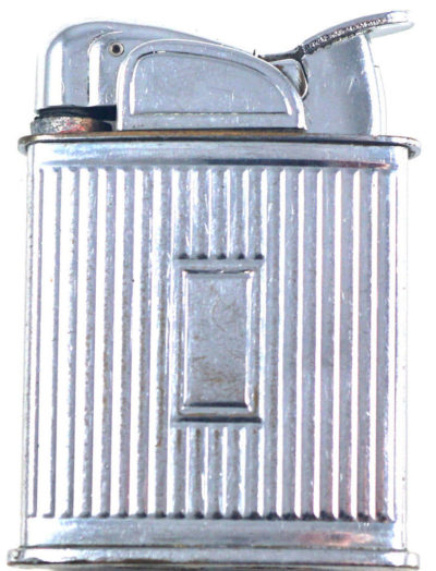 Зажигалки «Spitfire» фирмы Evans выпускались в 1940-х годах.