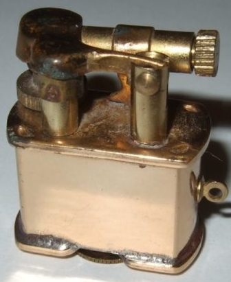Зажигалки фирмы Golden Wheel mini выпускались в 1940-х годах. 
