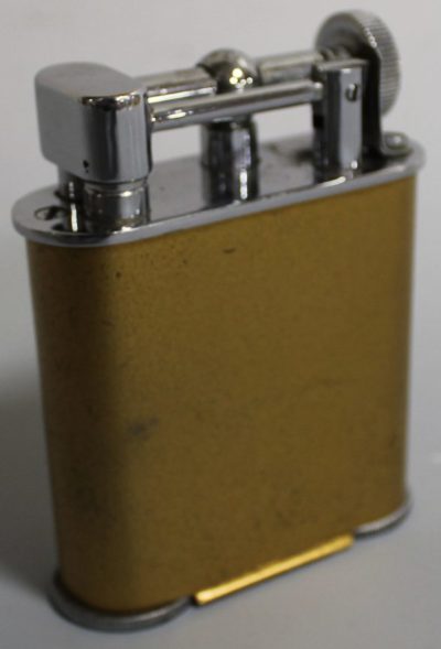 Зажигалки фирмы Jumbo выпускались в 1940-х годах.