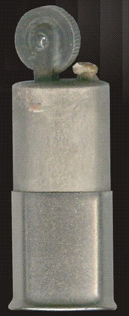 Зажигалка фирмы ZAK, выпускалась в 1935 году.