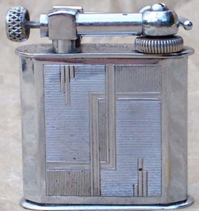 Зажигалки фирмы Aquilon, выпускались в 1930-1940-х годах.
