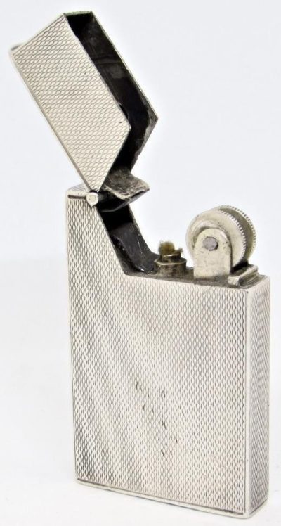 Зажигалки фирмы Mappin & Webb выпускались в 1930-х годах.