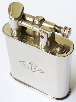 Зажигалки фирмы Aquilon, выпускались в 1930-1940-х годах. 