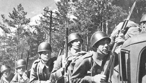 Шведская моторизованная пехота. 1942 г.