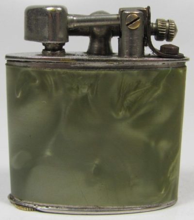 Зажигалки фирмы Aquilon, выпускались в 1930-1940-х годах.