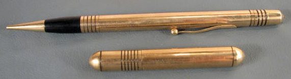 Зажигалки «Redilite» фирмы Brown & Bigelow, выпускались в 1930-1940-х годах. 