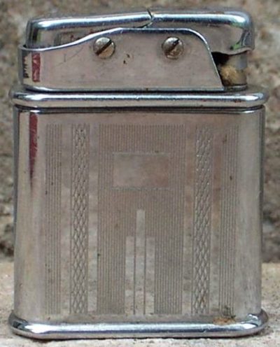 Зажигалки фирмы Nova, выпускались в 1940-1950-х годах.