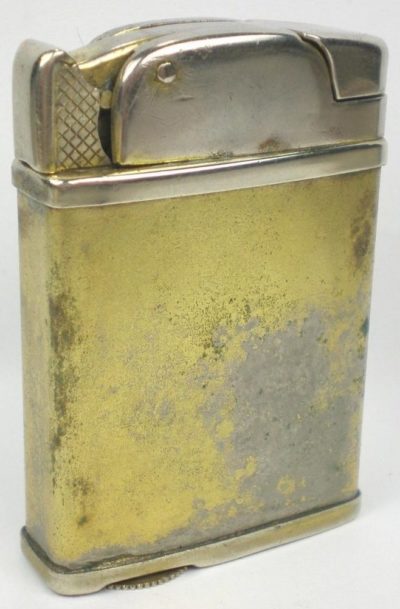 Зажигалки «Clark Firefly Automatic» фирмы W.G. Clark & Co., выпускались с 1930-го года.