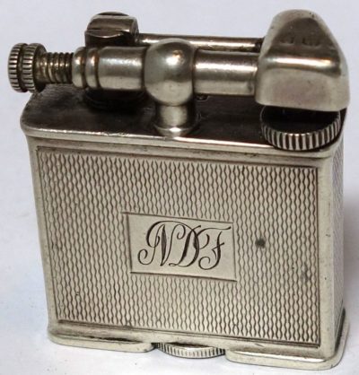 Зажигалки «Beacon» фирмы Parker, выпускались в 1930-х годах.