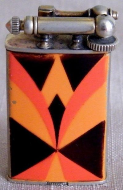 Зажигалки «Petite» фирмы W.G. Clark & Co., выпускались в 1930-х годах.