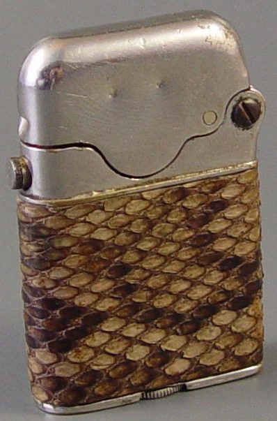 Зажигалки «Single Claw» фирмы Thorens, выпускались в 1930-х годах. 