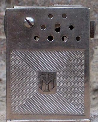 Зажигалки фирмы Dandy-Feurex, выпускались в 1930-1940-х годах. 