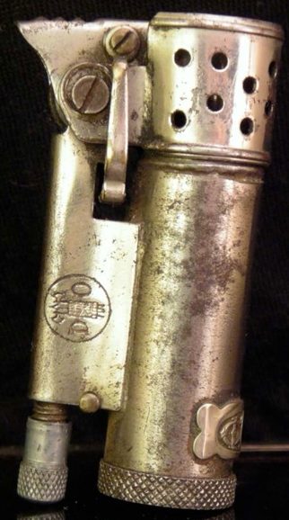 Зажигалка «D.O.» фирмы Desarmeaux, выпускалась в 1930-х годах. 