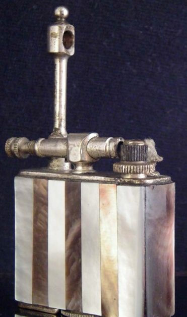 Зажигалки фирмы Nasco, выпускались в 1930-х годах. 